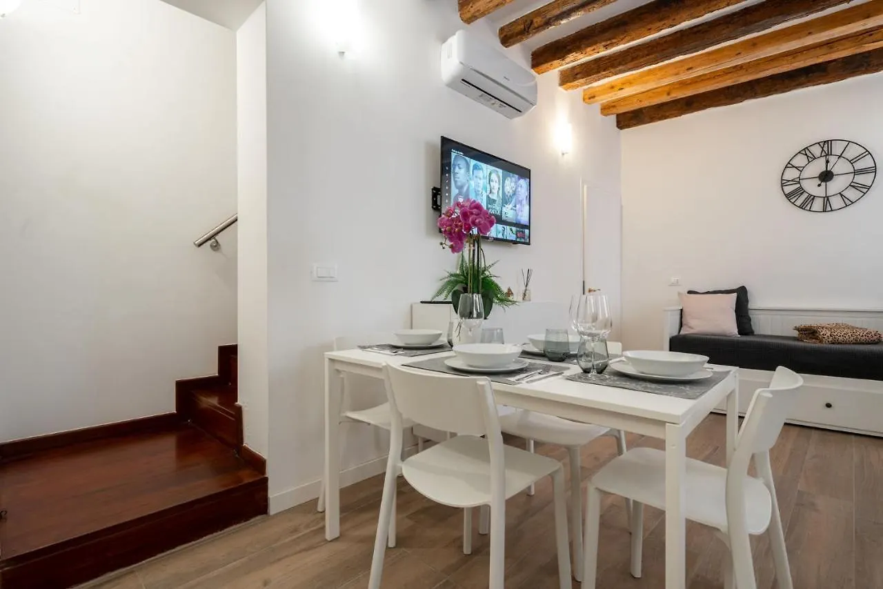 Suite Rava - San Marco With Pool Venedik 0*,  İtalya