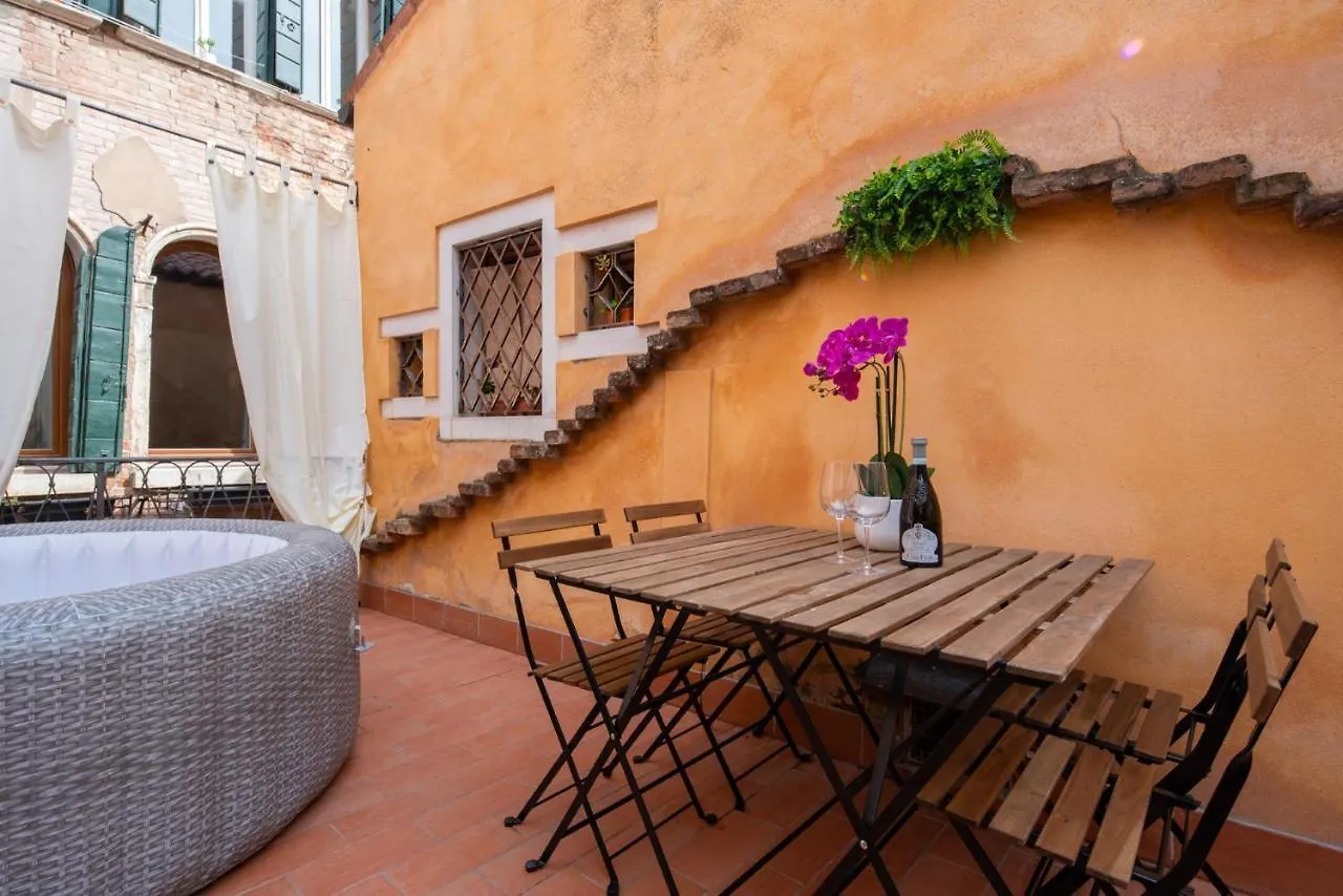Daire Suite Rava - San Marco With Pool Venedik